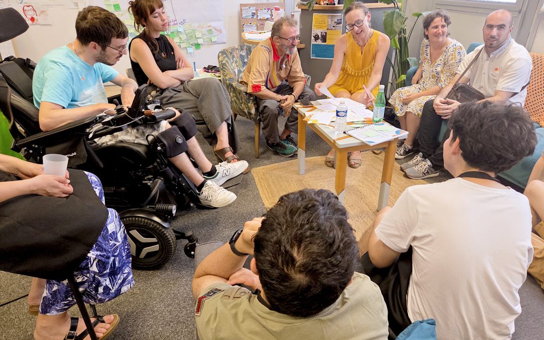 Un atelier collectif pour construire la charte de fonctionnement de Café & Co