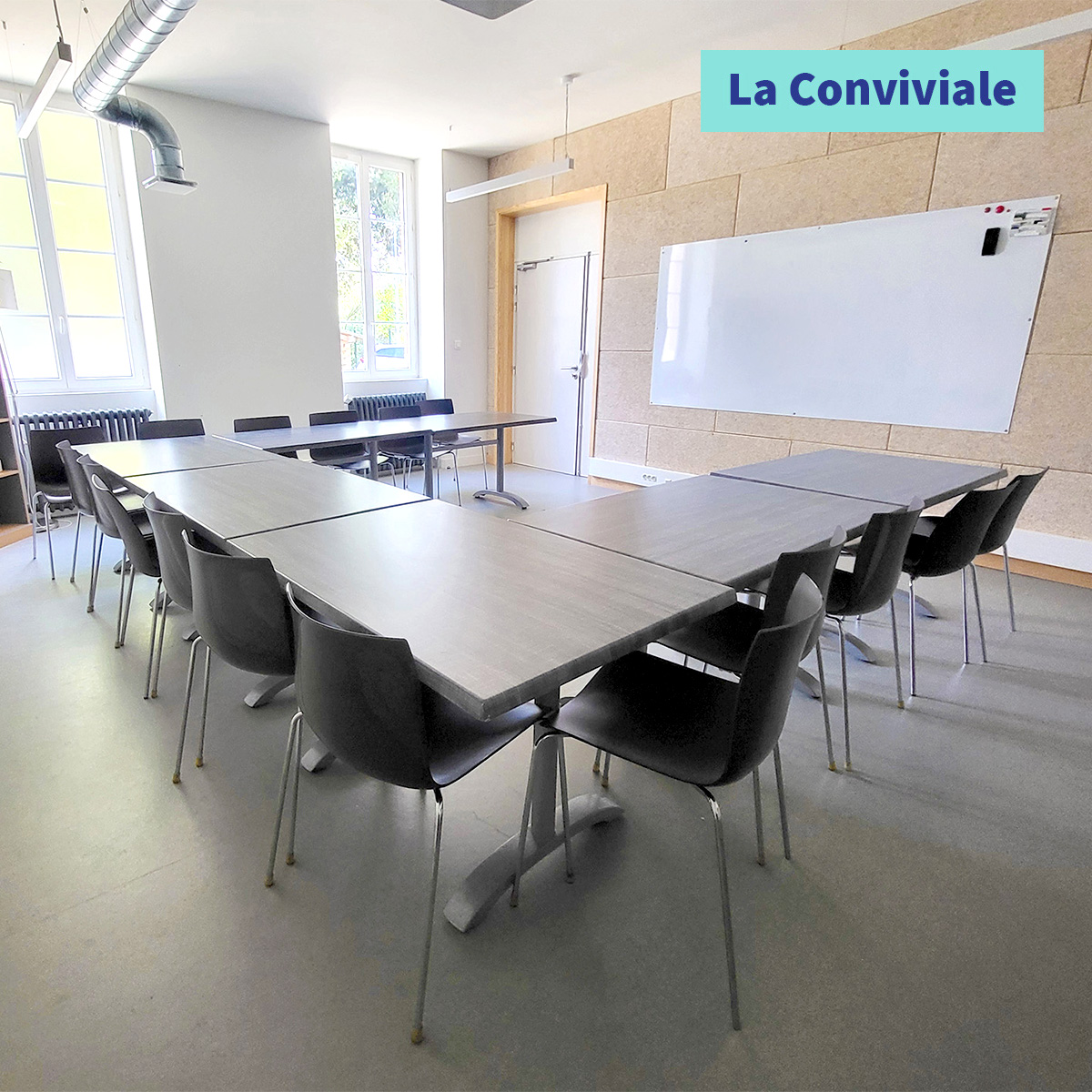 Salle-conviviale carre 2026